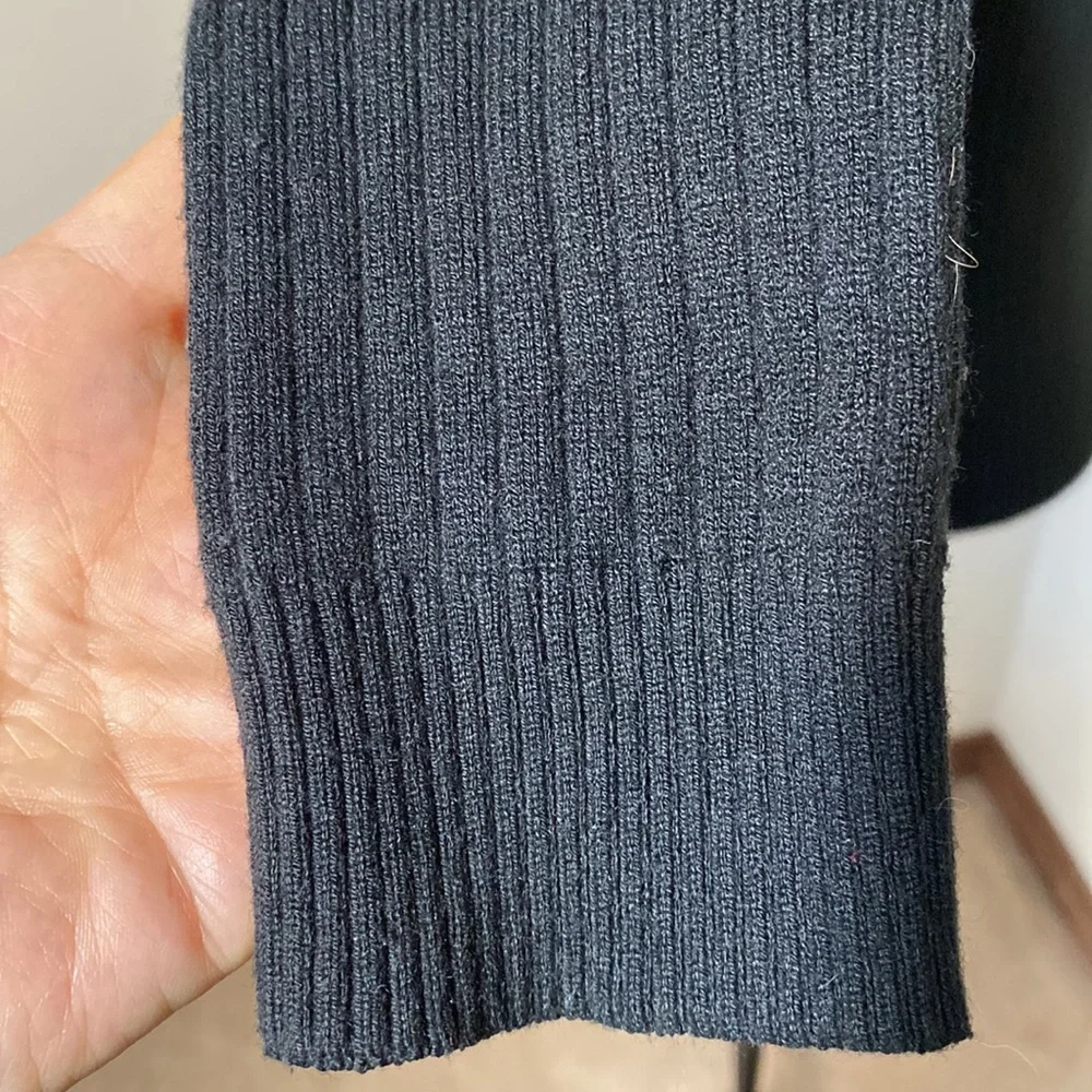 Free with a Bundle - Merona black ribbed scoopneck sweater Size Medium - Picture 7 of 13